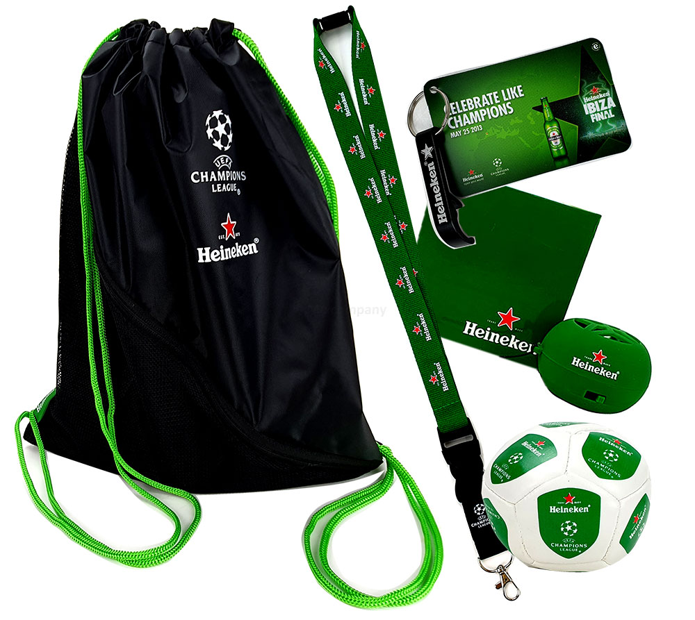 Heineken Set - 6 teiliges Set / Sportbeutel / Schlüsselanhänger / Flaschenöffner / CD / Mini Ball / Heineken T-Shirt schwarz - L
