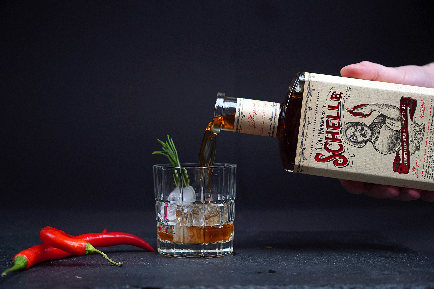 Die Schelle 6x 0,5L (33% Vol) 6er Set Pikanter Kräuterlikör mit Chili 