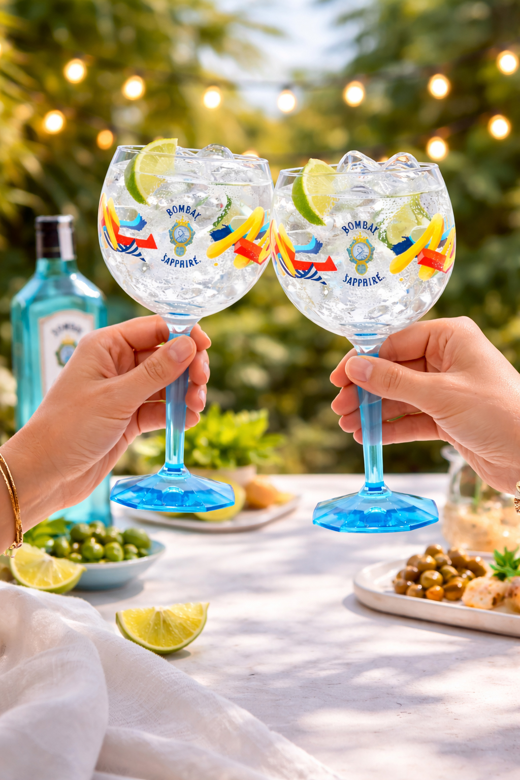 Bombay Sapphire Ballon Gläser 2er Set – Buntes Cocktail Glas mit Muster & eckigem Fuß | Original Gin Tonic Glas