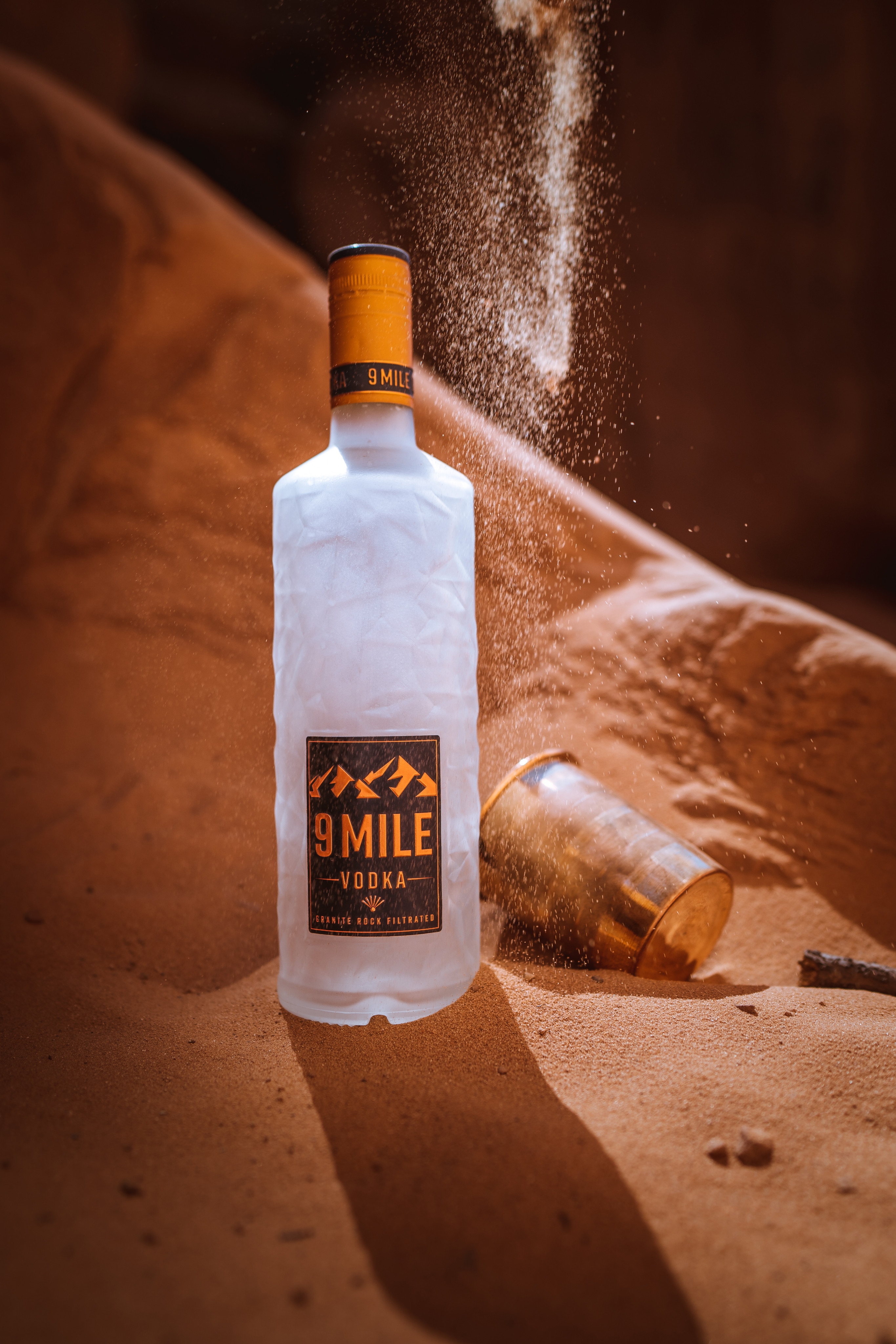 9 Mile Vodka Magnum Wodka 3l (37,5% Vol) mit Pumpe 3000ml Flasche- [Enthält Sulfite]