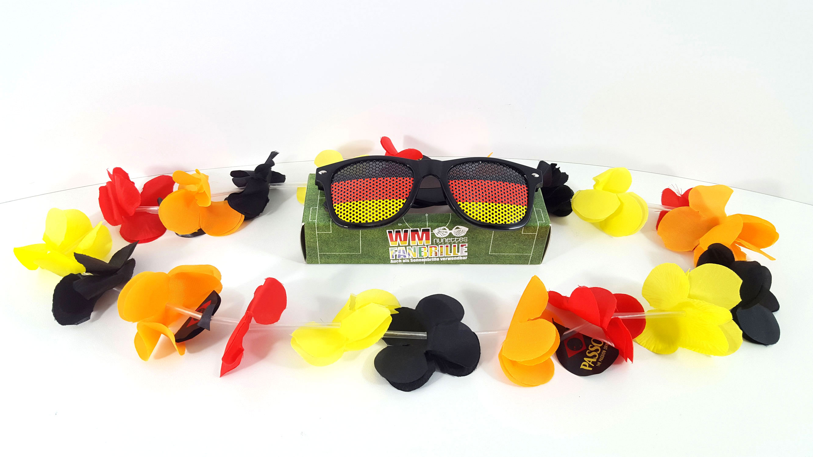 Deutschland Fan Set - WM Fanbrille mit 400 UV Schutz + Hawaii-Kette