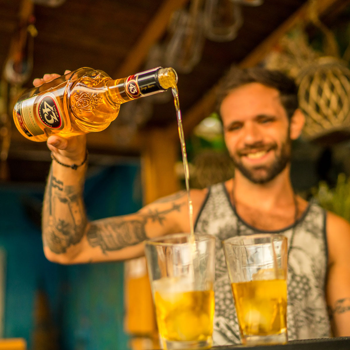 Licor 43 Set Geschenkset - Licor 43 0,7l (31% Vol) + 2x Gläser Glas- [Enthält Sulfite] Likör Liquor 43er