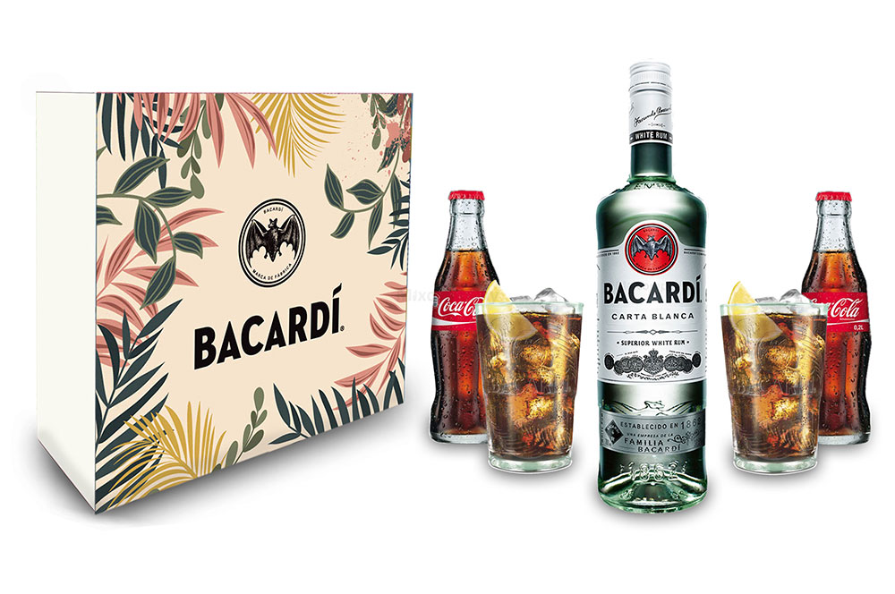 Bacardi Schuber Geschenkset - Bacardi Carta Blanca 0,7l 700ml (37,5% Vol) + 2x Coca Cola 200ml + 2x Bacardi Gläser - Inkl. Pfand MEHRWEG