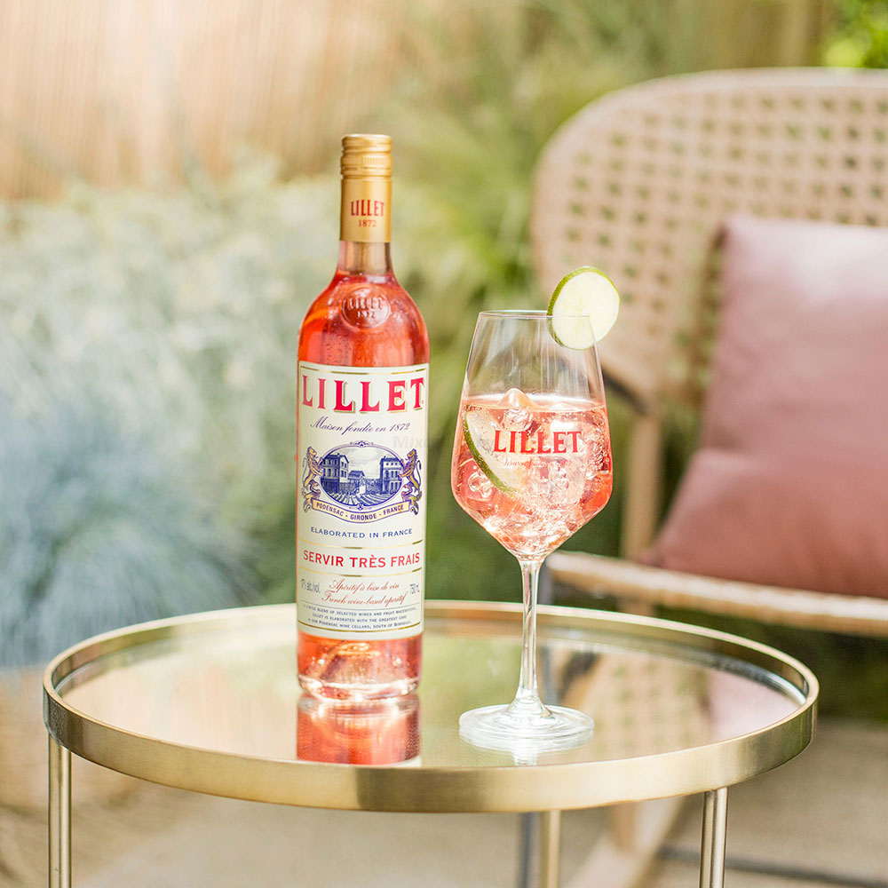 Lillet Set / Geschenkset - Lillet Rose Aperitiv de France 750ml (17% Vol) + 2 Schweppes Wild berry 1L - Inkl. Pfand MEHRWEG