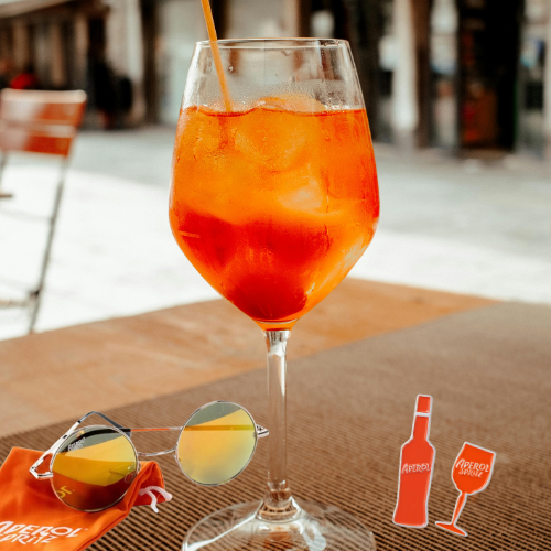Aperol Spritz Accessoire-Set – Sonnenbrille + 2 trendige Pins