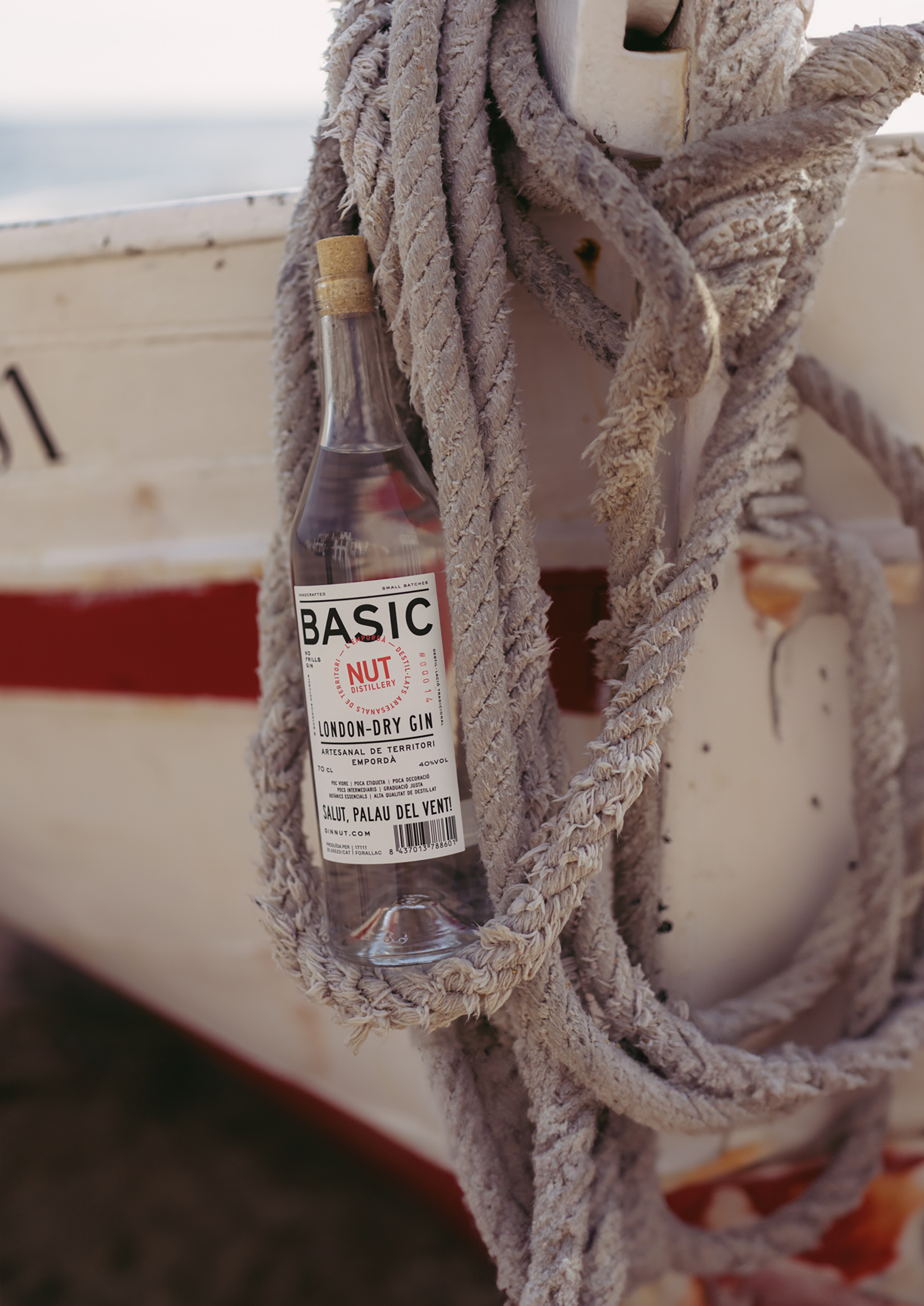 NUT 4er Set Basic London Dry Gin 4x 0,7L (40% Vol) NUT Distillery No Frills Gin 6 Botanicals- [Enthält Sulfite]