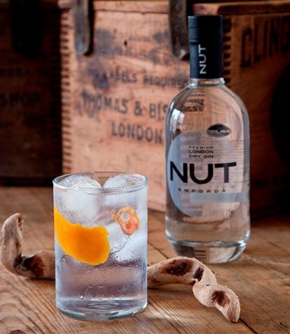 NUT Emporda London Dry Gin 0,7L (45% Vol) 13 Botanicals NUT Distillery- [Enthält Sulfite]