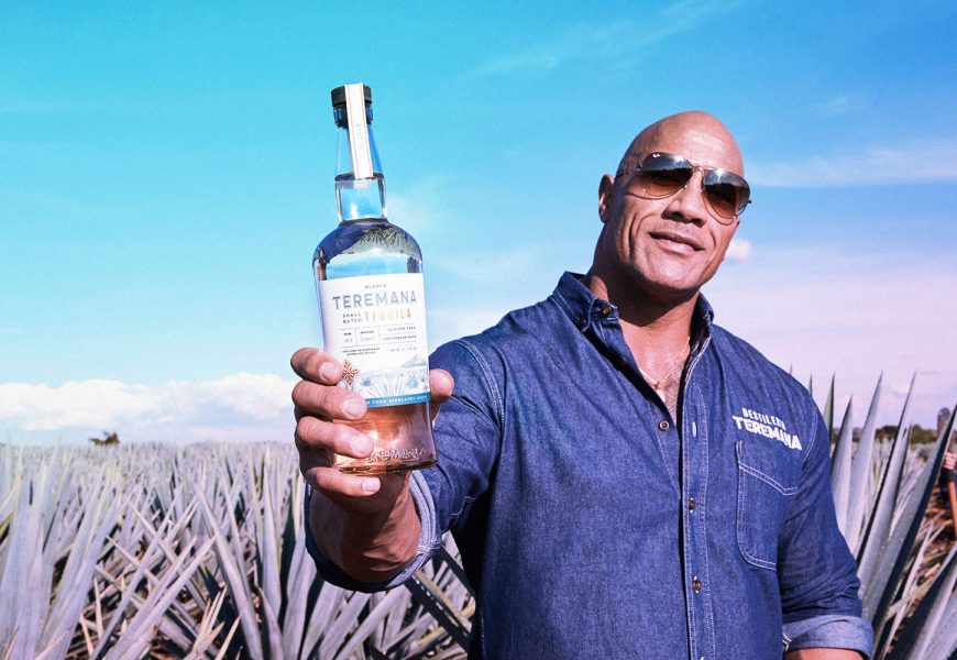 Teremana Tequila Geschenkset Anejo 0,7L (40% Vol) 2 Tumbler Kristalloptik Dwayne The Rock Johnson Tequila Anejo- [Enthält Sulfite]