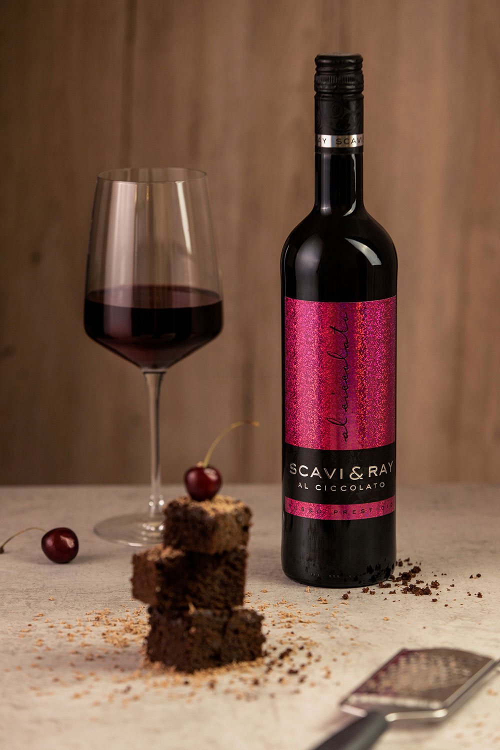 Scavi & Ray Al Cioccolata Rosso Prestige  0,75l (10% Vol) Bling Bling Glitzer Glitzerflasche blau -[Enthält Sulfite]